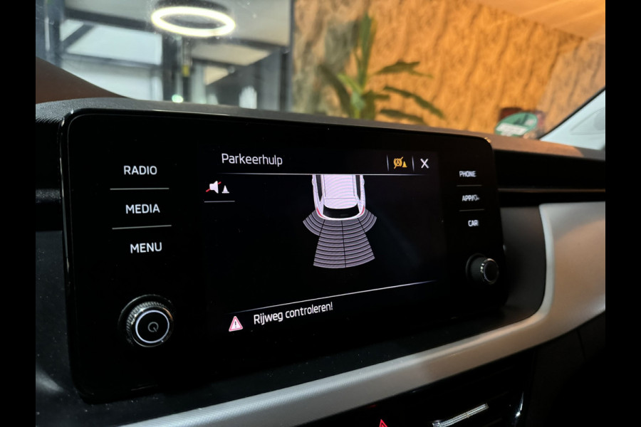 Škoda Kamiq 1.0 TSI Style Garantie Carplay StoelVW Lane Ass Front Ass DAB Cruise Clima Navi LED Rijklaar
