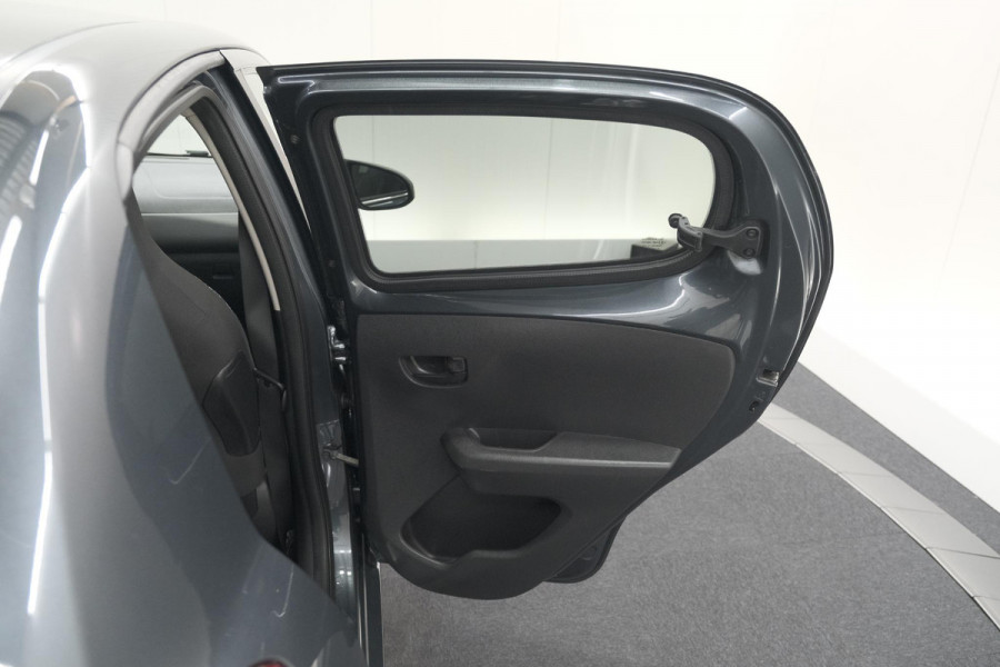 Peugeot 108 1.0 e-VTi Active | Apple Carplay | Airco | Getint Glas | 5 Deurs
