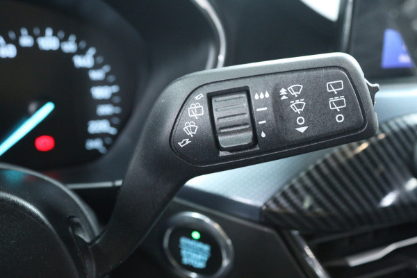 Ford Focus 1.5 EcoBoost Active Business (PANORAMADAK STOEL-/STUURVERWARMING, CAMERA, TREKHAAK, AUTOPILOT, HEAD-UP, ADAPTIVE)