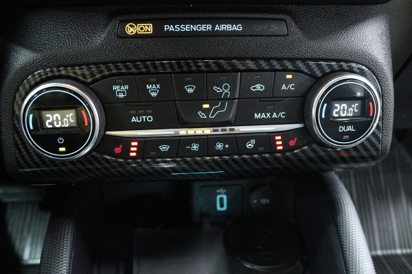 Ford Focus 1.5 EcoBoost Active Business (PANORAMADAK STOEL-/STUURVERWARMING, CAMERA, TREKHAAK, AUTOPILOT, HEAD-UP, ADAPTIVE)