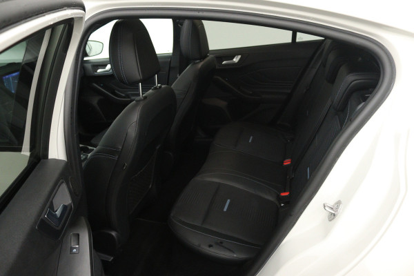 Ford Focus 1.5 EcoBoost Active Business (PANORAMADAK STOEL-/STUURVERWARMING, CAMERA, TREKHAAK, AUTOPILOT, HEAD-UP, ADAPTIVE)