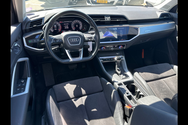 Audi Q3 35 TFSI S Line Pro Line S S-Line | Panoramadak | Stoelverwarming | Camera | Cruise Control | Apple Carplay | Dodehoekdetectie | Navigatie | Parkeersensoren |