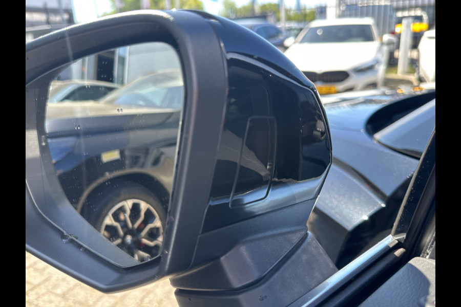 Audi Q3 35 TFSI S Line Pro Line S S-Line | Panoramadak | Stoelverwarming | Camera | Cruise Control | Apple Carplay | Dodehoekdetectie | Navigatie | Parkeersensoren |