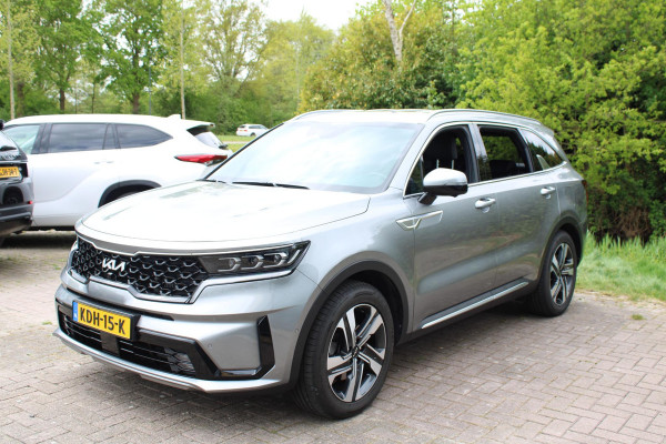 Kia Sorento 1.6 T-GDI Plug-in Hybrid 4WD ExecutiveLine 5p. 265 PK | Afneembare trekhaak | Panoramadak | 2 bandensets | Bestuurdersstoel Met Geheugen | BTW verrekenbaar | Dealer onderhouden