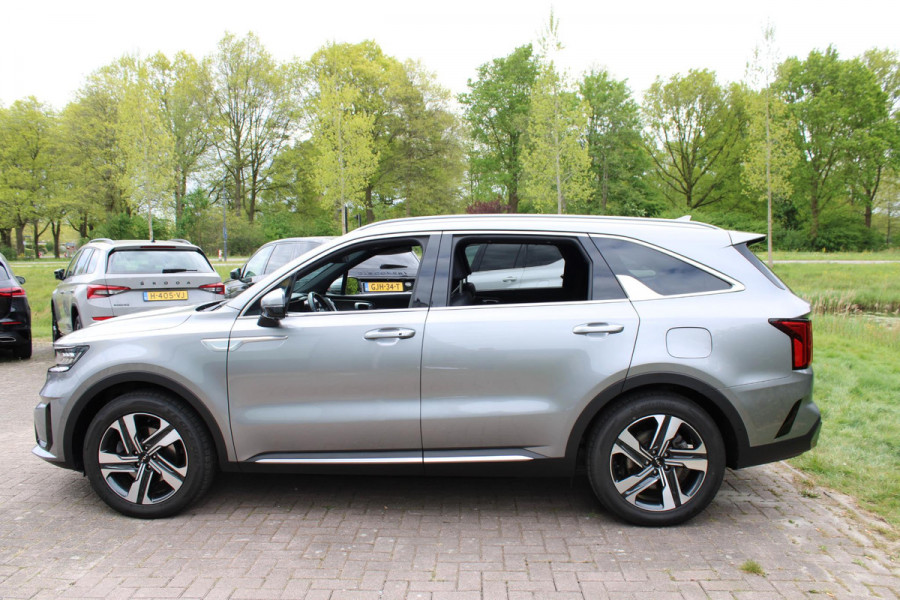 Kia Sorento 1.6 T-GDI Plug-in Hybrid 4WD ExecutiveLine 5p. 265 PK | Afneembare trekhaak | Panoramadak | 2 bandensets | Bestuurdersstoel Met Geheugen | BTW verrekenbaar | Dealer onderhouden