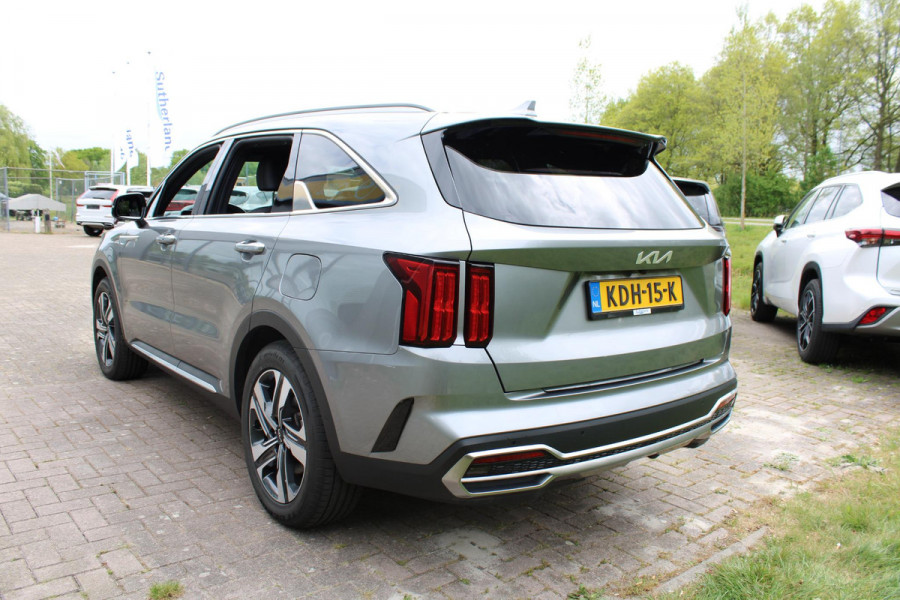 Kia Sorento 1.6 T-GDI Plug-in Hybrid 4WD ExecutiveLine 5p. 265 PK | Afneembare trekhaak | Panoramadak | 2 bandensets | Bestuurdersstoel Met Geheugen | BTW verrekenbaar | Dealer onderhouden