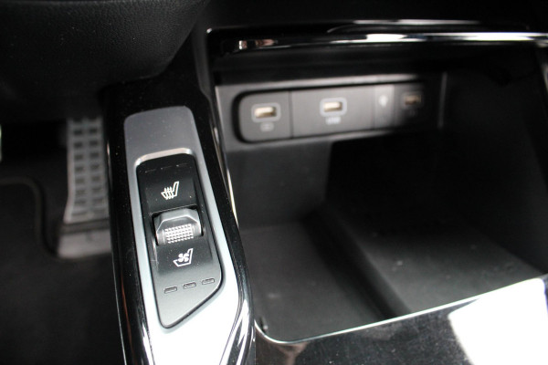 Kia Sorento 1.6 T-GDI Plug-in Hybrid 4WD ExecutiveLine 5p. 265 PK | Afneembare trekhaak | Panoramadak | 2 bandensets | Bestuurdersstoel Met Geheugen | BTW verrekenbaar | Dealer onderhouden