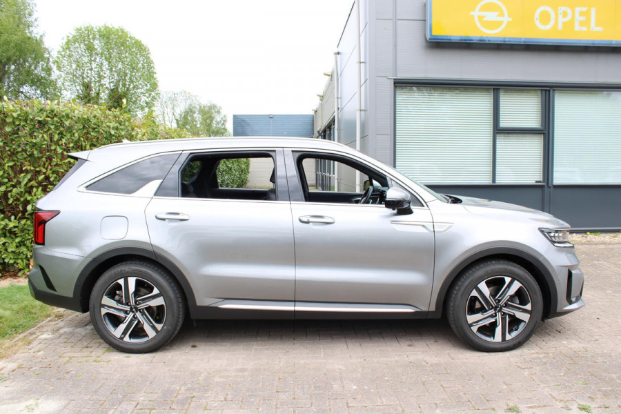 Kia Sorento 1.6 T-GDI Plug-in Hybrid 4WD ExecutiveLine 5p. 265 PK | Afneembare trekhaak | Panoramadak | 2 bandensets | Bestuurdersstoel Met Geheugen | BTW verrekenbaar | Dealer onderhouden