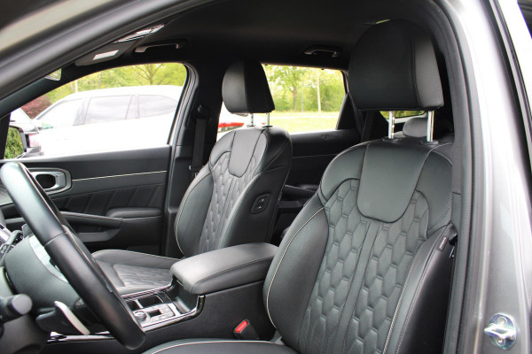 Kia Sorento 1.6 T-GDI Plug-in Hybrid 4WD ExecutiveLine 5p. 265 PK | Afneembare trekhaak | Panoramadak | 2 bandensets | Bestuurdersstoel Met Geheugen | BTW verrekenbaar | Dealer onderhouden