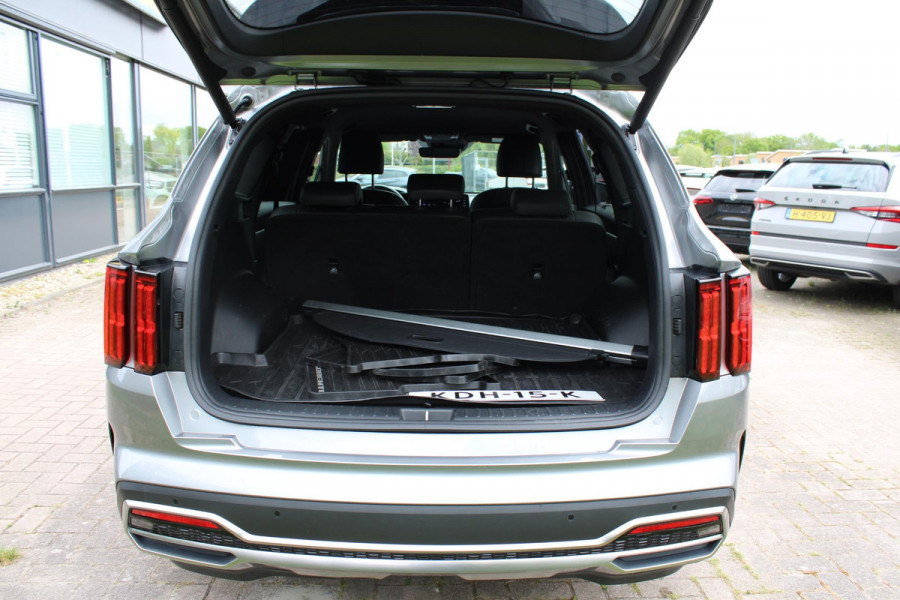 Kia Sorento 1.6 T-GDI Plug-in Hybrid 4WD ExecutiveLine 5p. 265 PK | Afneembare trekhaak | Panoramadak | 2 bandensets | Bestuurdersstoel Met Geheugen | BTW verrekenbaar | Dealer onderhouden