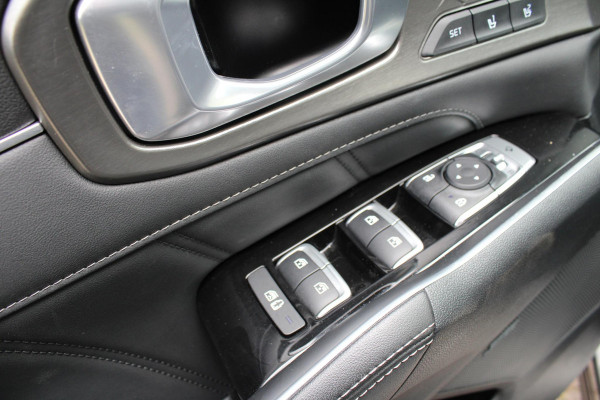 Kia Sorento 1.6 T-GDI Plug-in Hybrid 4WD ExecutiveLine 5p. 265 PK | Afneembare trekhaak | Panoramadak | 2 bandensets | Bestuurdersstoel Met Geheugen | BTW verrekenbaar | Dealer onderhouden