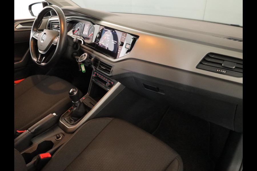 Volkswagen Polo 1.0 TSI Comfortline Business 95pk 5bak| Navi| parksensors| alarm| extra getint glas