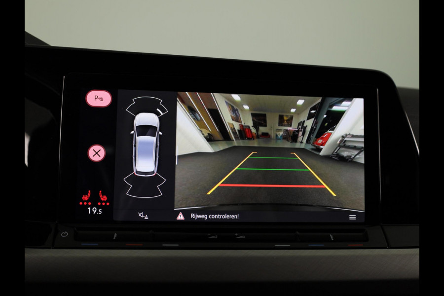 Volkswagen Golf Variant 1.0 eTSI Life | 110 pk Automaat (DSG) | Verlengde garantie | Navigatie | Parkeersensoren | Achteruitrijcamera | LED koplampen |17" All season banden |