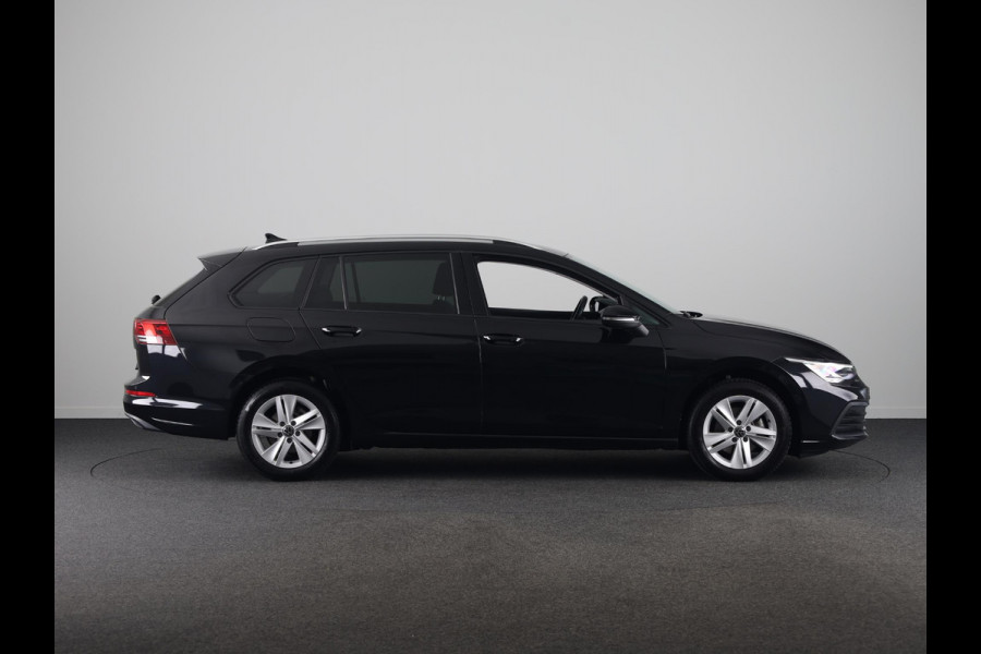 Volkswagen Golf Variant 1.0 eTSI Life | 110 pk Automaat (DSG) | Verlengde garantie | Navigatie | Parkeersensoren | Achteruitrijcamera | LED koplampen |17" All season banden |