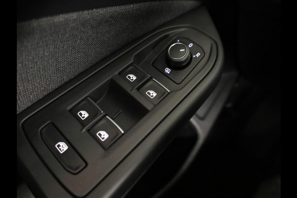 Volkswagen Golf Variant 1.0 eTSI Life | 110 pk Automaat (DSG) | Verlengde garantie | Navigatie | Parkeersensoren | Achteruitrijcamera | LED koplampen |17" All season banden |