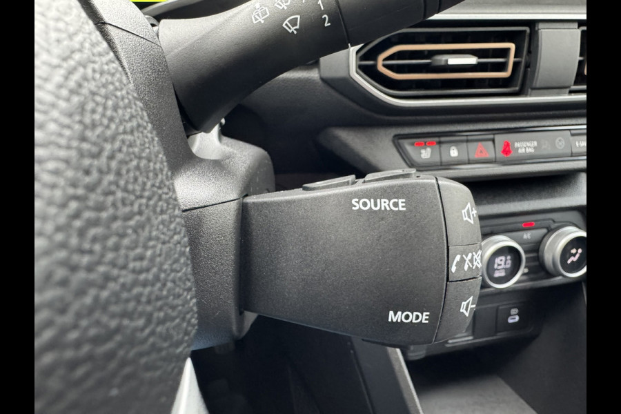 Dacia Jogger 1.6 Hybrid 140 Extreme 7p. Cruise Camera Naci Carplay Stoelverwarming Lane assist Clima Keyless