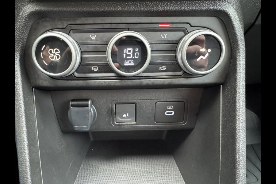 Dacia Jogger 1.6 Hybrid 140 Extreme 7p. Cruise Camera Naci Carplay Stoelverwarming Lane assist Clima Keyless