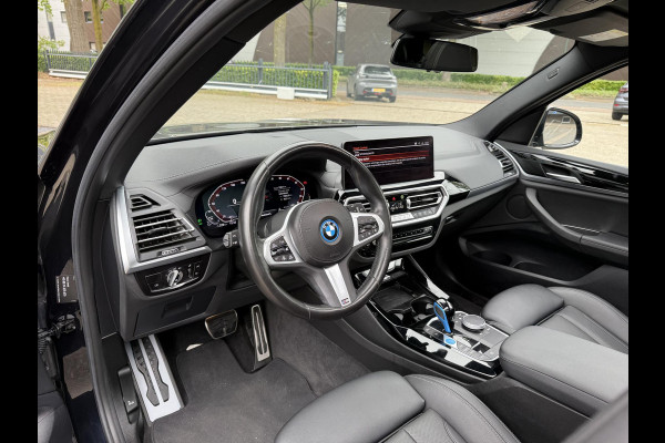 BMW iX3 Executive 80 kWh M-Sport |SOH 99% | ELEKTRISCHE TREKHAAK| ELEKTRISCHE ACHTERKLEP| PANORAMADAK| DRIVING ASSISTENT PROFESSIONAL| DODE HOEK SENSOR| STOELVERWARMING
