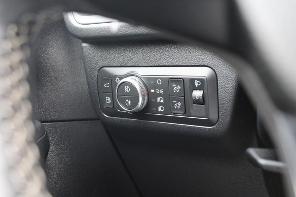 Ford Kuga 2.5 PHEV Vignale | Full Options! | Wegklapbare Trekhaak | Panorama Dak | Stoel + Stuurverwarming | Adaptive Cruise Control | BLIS |