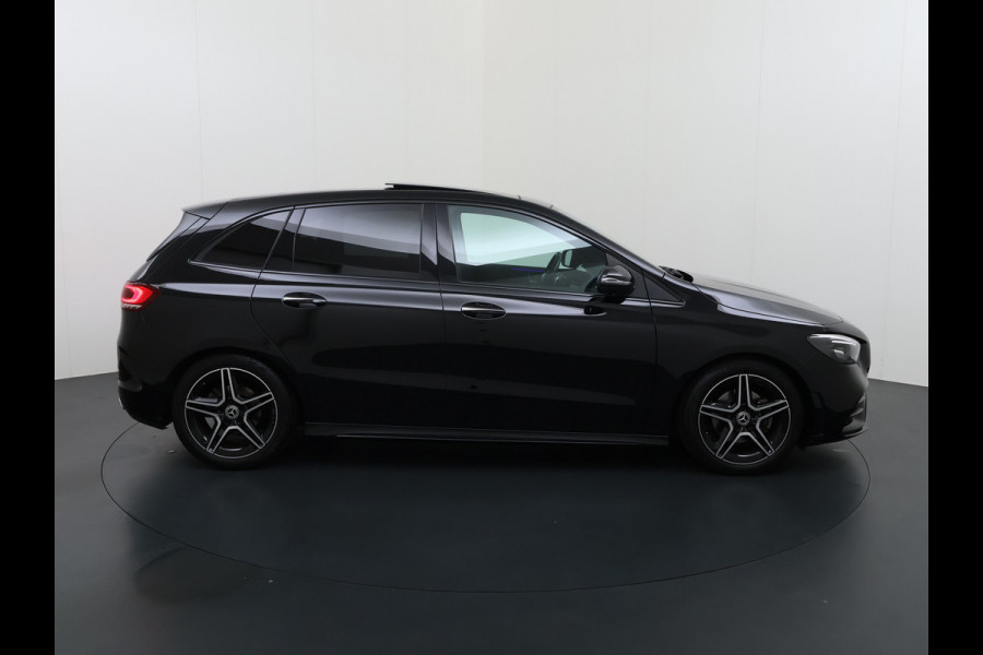 Mercedes-Benz B-Klasse 180 AMG line | Pano Memory Multibeam Keyless