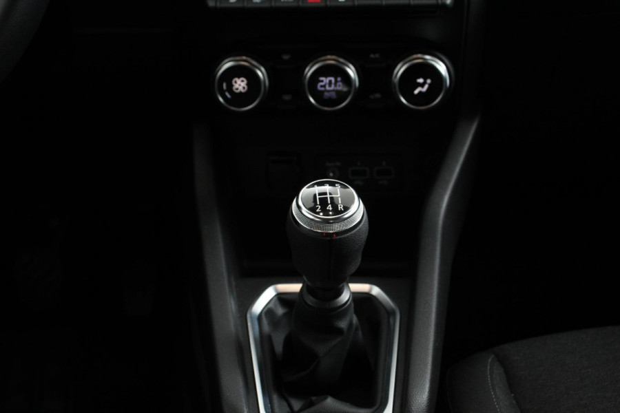 Renault Clio 1.0 TCe 100pk Experience Navigatie Climate control Led Parkeer sensoren DAB Cruise Control