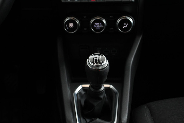 Renault Clio 1.0 TCe 100pk Experience Navigatie Climate control Led Parkeer sensoren DAB Cruise Control