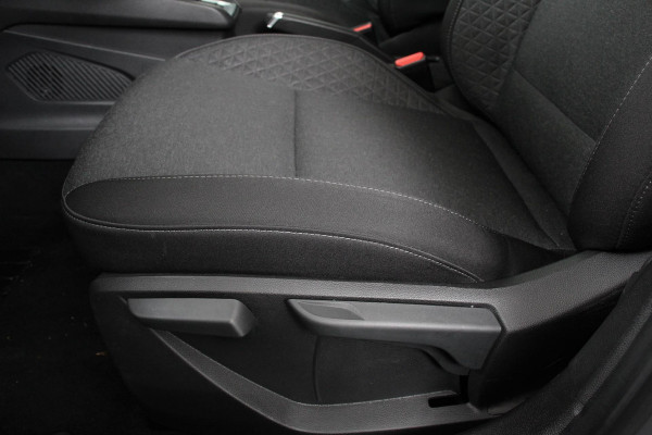 Renault Clio 1.0 TCe 100pk Experience Navigatie Climate control Led Parkeer sensoren DAB Cruise Control