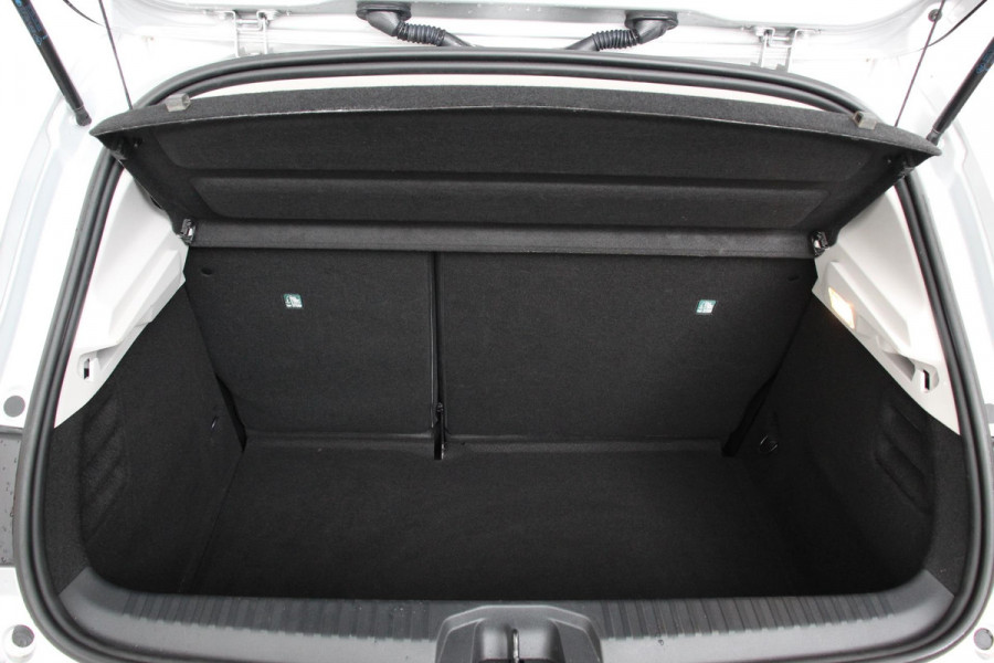 Renault Clio 1.0 TCe 100pk Experience Navigatie Climate control Led Parkeer sensoren DAB Cruise Control