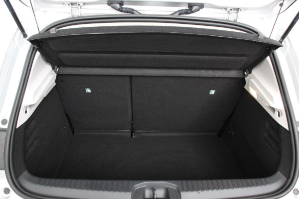 Renault Clio 1.0 TCe 100pk Experience Navigatie Climate control Led Parkeer sensoren DAB Cruise Control