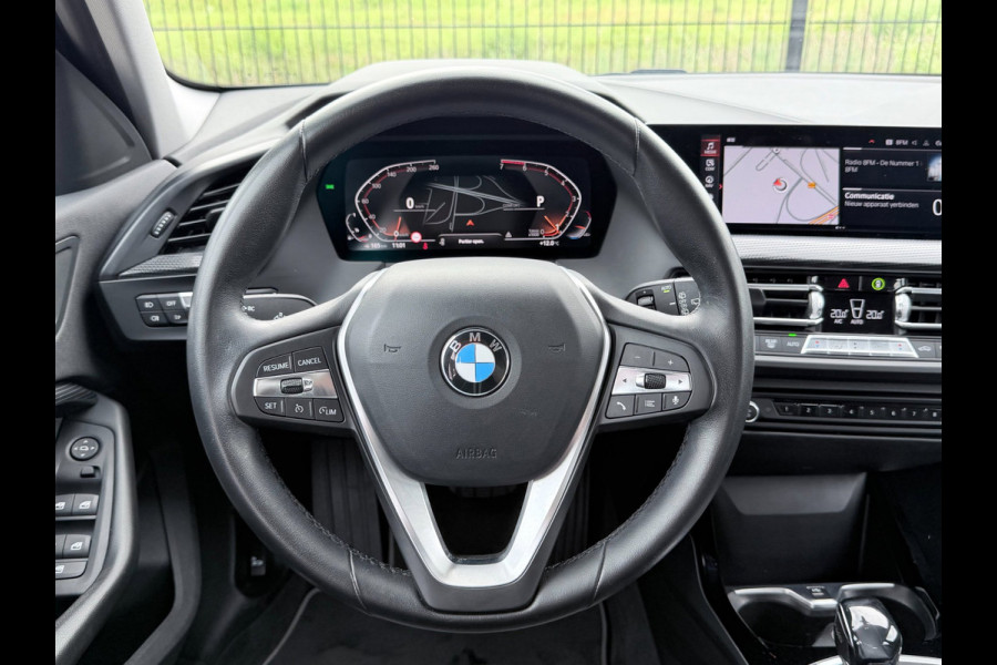 BMW 1-serie 118i Executive Edition | 1ste eigenaar | PDC | Carplay |