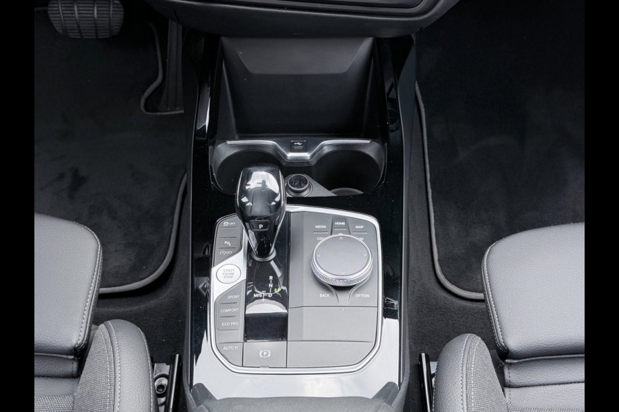 BMW 1-serie 118i Executive Edition | 1ste eigenaar | PDC | Carplay |