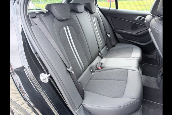 BMW 1-serie 118i Executive Edition | 1ste eigenaar | PDC | Carplay |