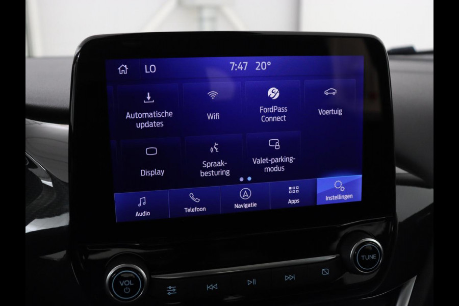 Ford Puma 1.0 EcoBoost Hybrid Titanium | Panoramadak | Stoelverwarming | Adaptive cruise | Camera | Carplay | Full LED | Stuurverwarming | Side Assist | Navigatie | Parkeerhulp | Climate control