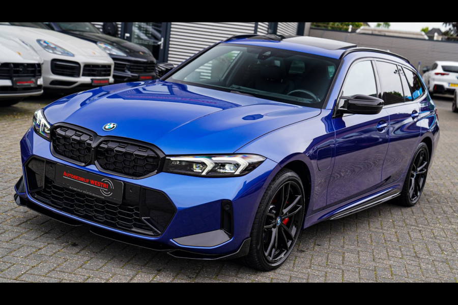 BMW 3 Serie Touring 330e xDrive M-pakket | Panorama | HuD | Sfeerverlichting | BMW LED | Camera | Portimao blau metallic |