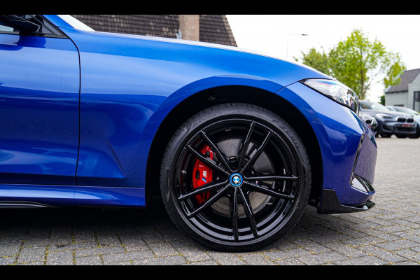 BMW 3 Serie Touring 330e xDrive M-pakket | Panorama | HuD | Sfeerverlichting | BMW LED | Camera | Portimao blau metallic |