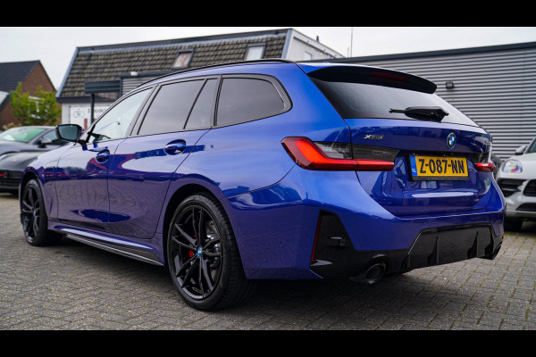 BMW 3 Serie Touring 330e xDrive M-pakket | Panorama | HuD | Sfeerverlichting | BMW LED | Camera | Portimao blau metallic |