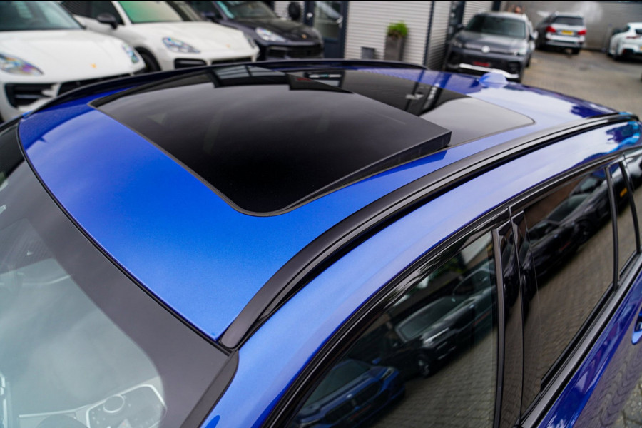 BMW 3 Serie Touring 330e xDrive M-pakket | Panorama | HuD | Sfeerverlichting | BMW LED | Camera | Portimao blau metallic |