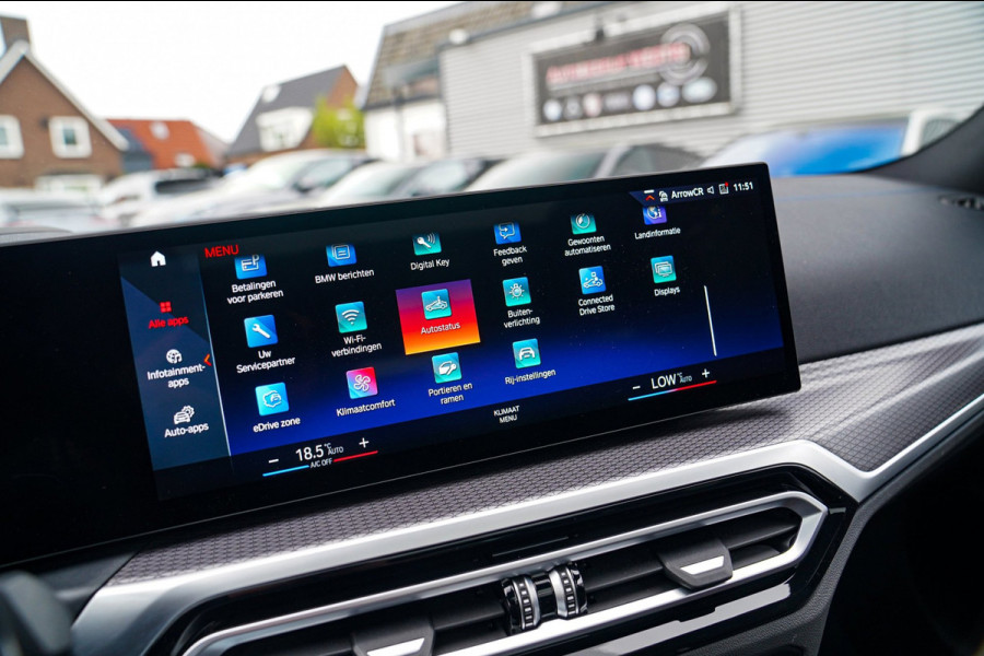 BMW 3 Serie Touring 330e xDrive M-pakket | Panorama | HuD | Sfeerverlichting | BMW LED | Camera | Portimao blau metallic |