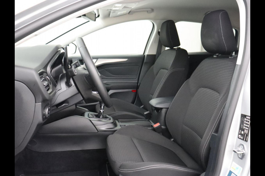 Ford Focus 1.0 EcoBoost Hybrid Titanium | Origineel NL | Carplay | Keyless | Navigatie | Climate control | Cruise control | Bluetooth | Full LED | Parkeerhulp | 38.100km NAP