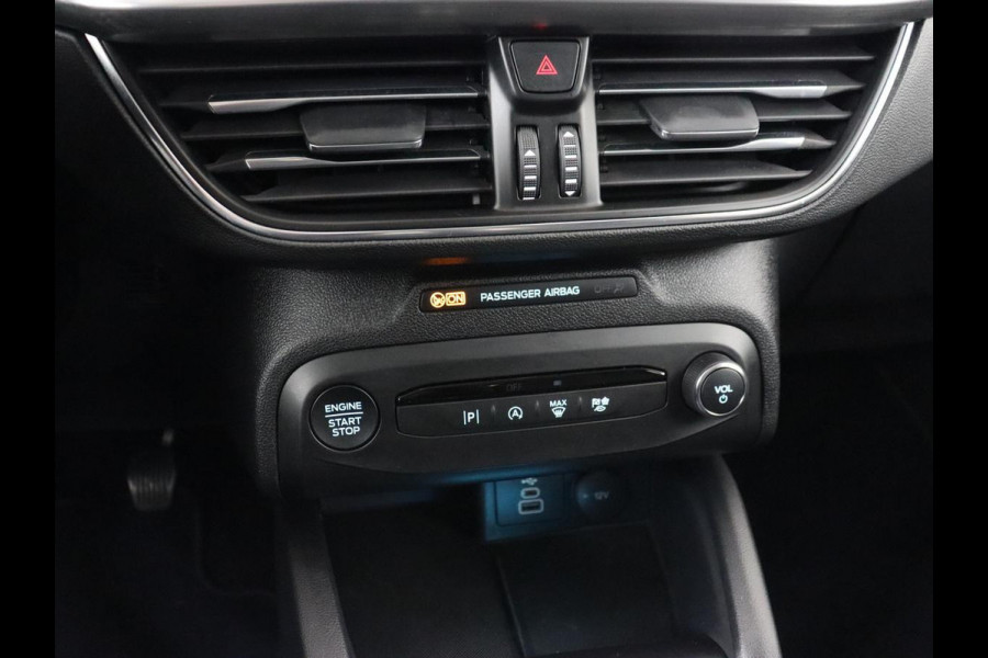 Ford Focus 1.0 EcoBoost Hybrid Titanium | Origineel NL | Carplay | Keyless | Navigatie | Climate control | Cruise control | Bluetooth | Full LED | Parkeerhulp | 38.100km NAP