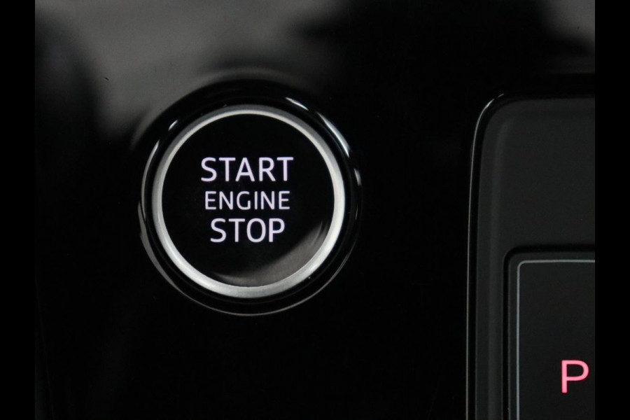 Audi A3 30 TFSI Advanced edition | Stoelverwarming | Adaptive cruise | Keyless | Camera | Carplay | Audi Sound | Full LED | Climate control | Virtual Cockpit | Parkeerhulp