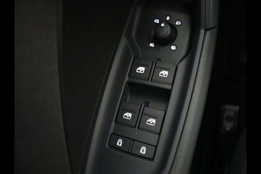 Audi A3 30 TFSI Advanced edition | Stoelverwarming | Adaptive cruise | Keyless | Camera | Carplay | Audi Sound | Full LED | Climate control | Virtual Cockpit | Parkeerhulp