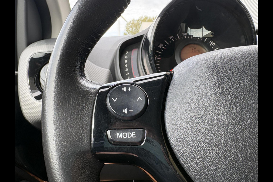 Peugeot 108 1.0 e-VTi Allure 72pk | LM Velgen | Carplay | Airco | 5-deurs |
