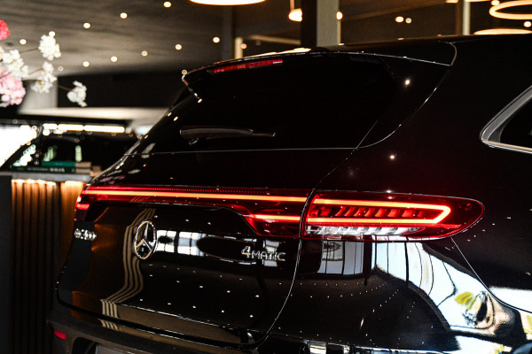 Mercedes-Benz EQC 400 4MATIC AMG-Line 80 kWh, Pano, Memory, Burmester, 360, Keyless, Leder!