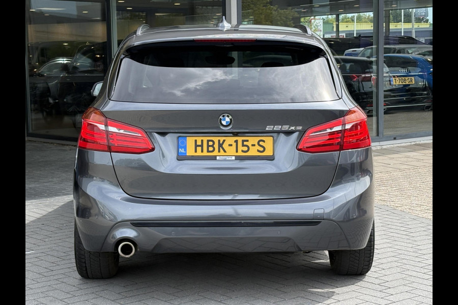 BMW 2 Serie Active Tourer 225xe iPerformance Executive | 225pk PHEV | Stoelverwarming | Camera | LED | Cruise Control |