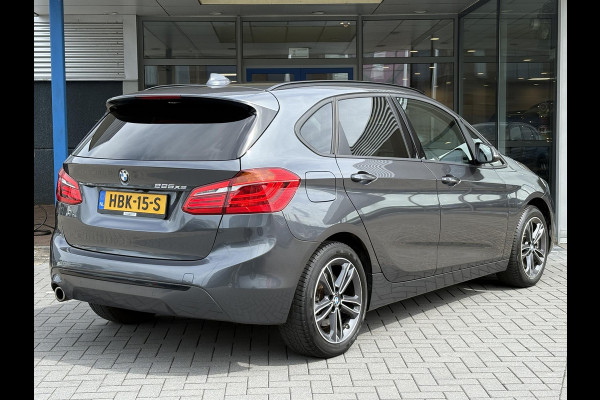 BMW 2 Serie Active Tourer 225xe iPerformance Executive | 225pk PHEV | Stoelverwarming | Camera | LED | Cruise Control |