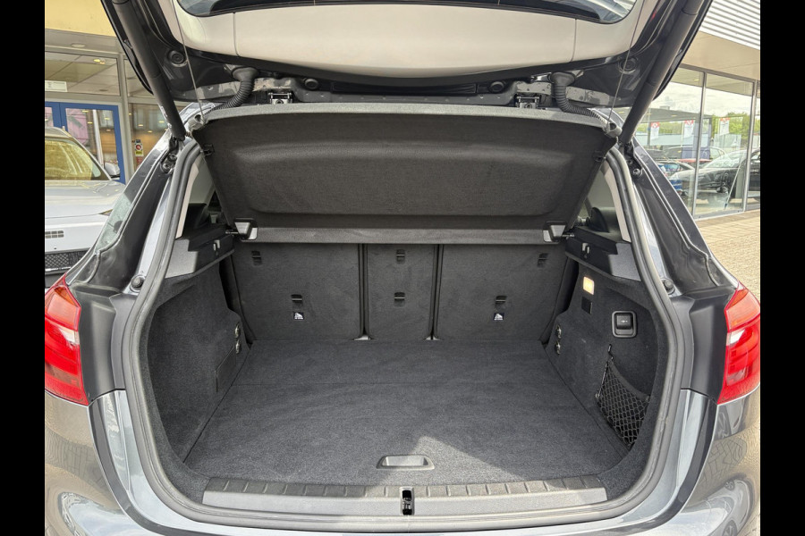 BMW 2 Serie Active Tourer 225xe iPerformance Executive | 225pk PHEV | Stoelverwarming | Camera | LED | Cruise Control |