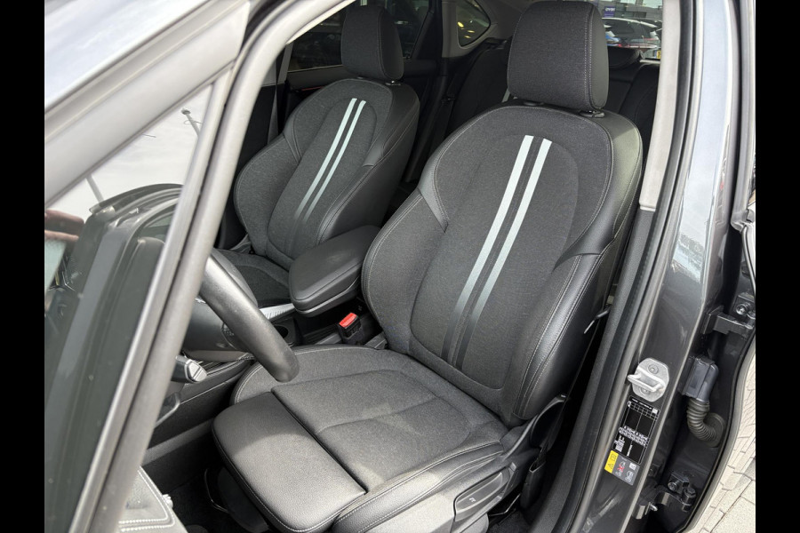 BMW 2 Serie Active Tourer 225xe iPerformance Executive | 225pk PHEV | Stoelverwarming | Camera | LED | Cruise Control |