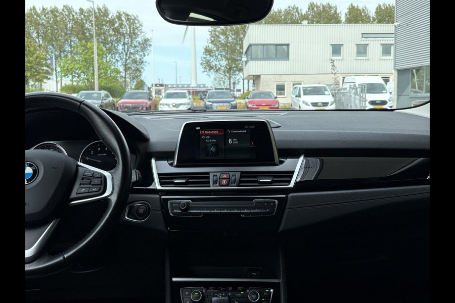 BMW 2 Serie Active Tourer 225xe iPerformance Executive | 225pk PHEV | Stoelverwarming | Camera | LED | Cruise Control |