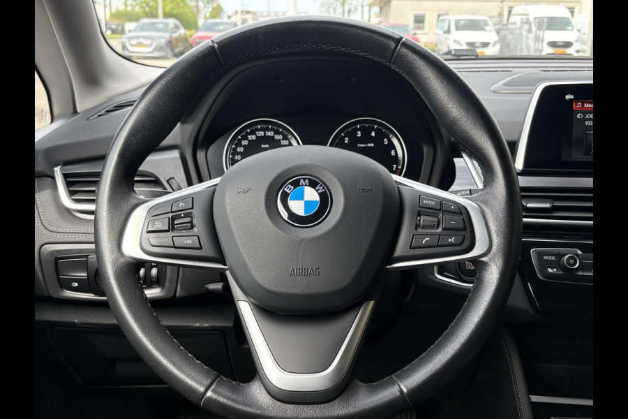 BMW 2 Serie Active Tourer 225xe iPerformance Executive | 225pk PHEV | Stoelverwarming | Camera | LED | Cruise Control |